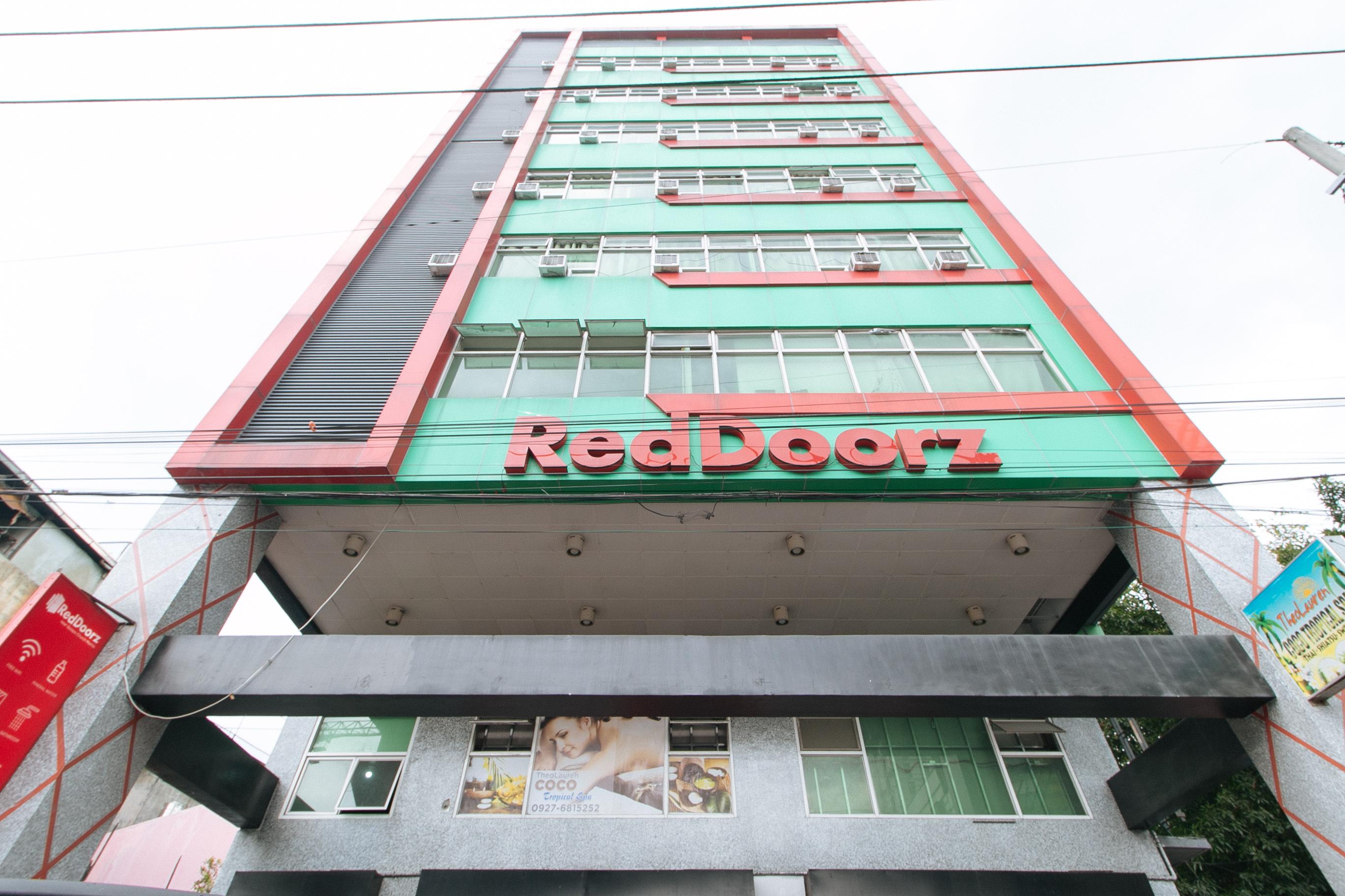 RedDoorz near Quiapo Church Manila Exterior foto