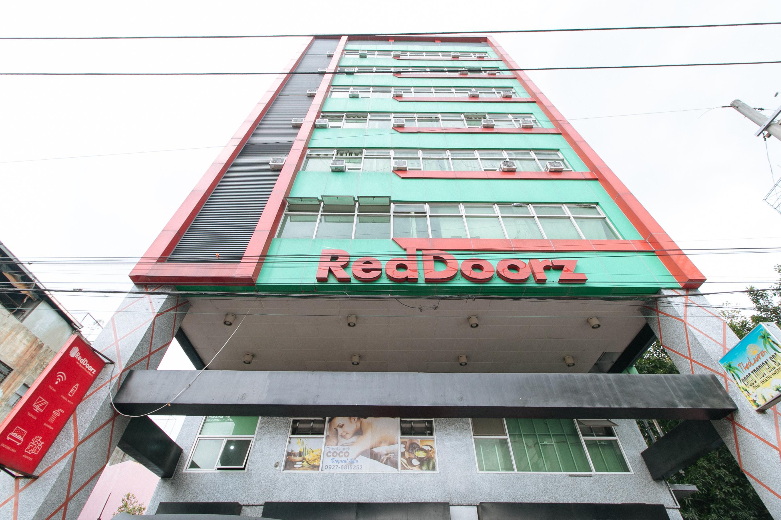RedDoorz near Quiapo Church Manila Exterior foto
