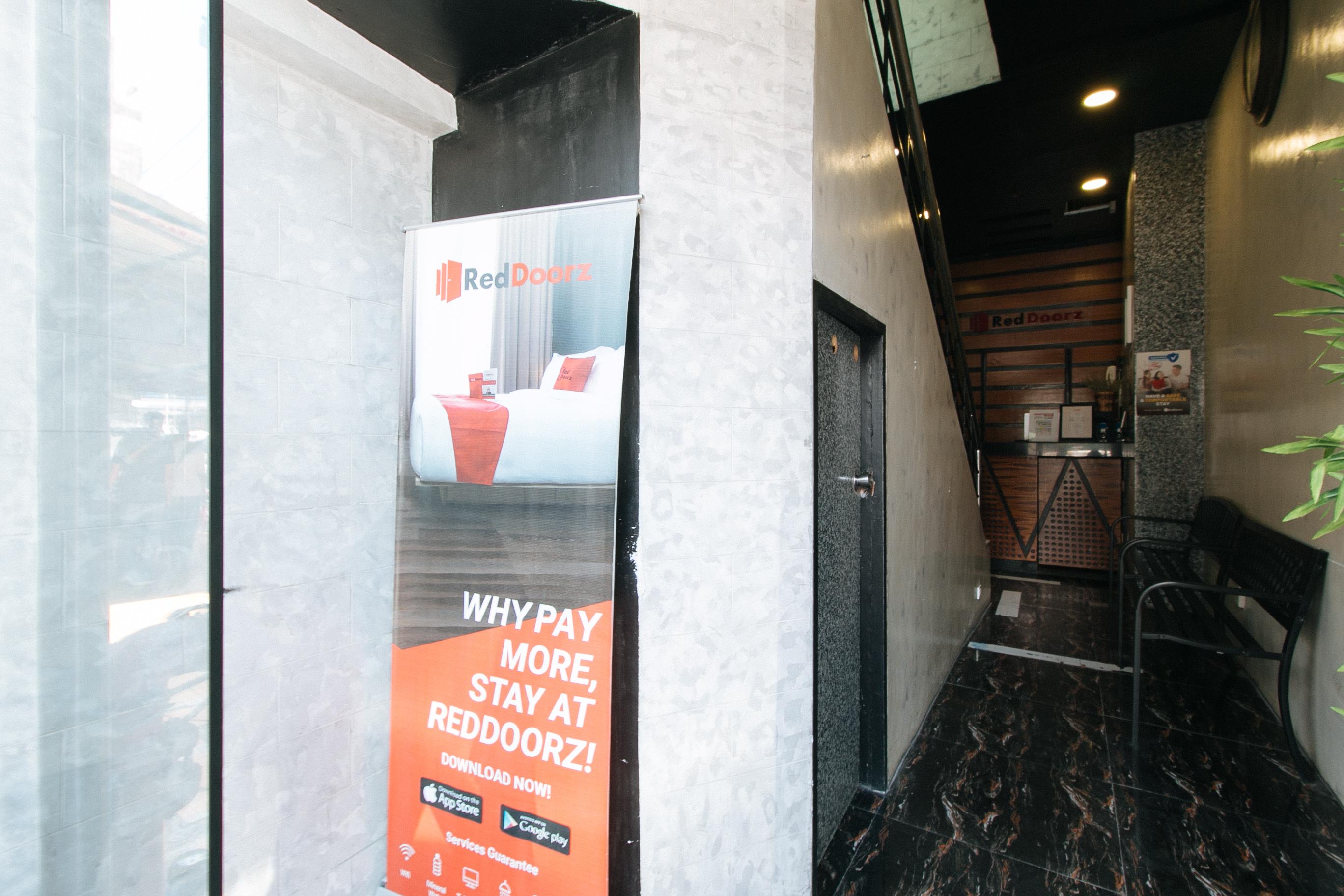 RedDoorz near Quiapo Church Manila Exterior foto