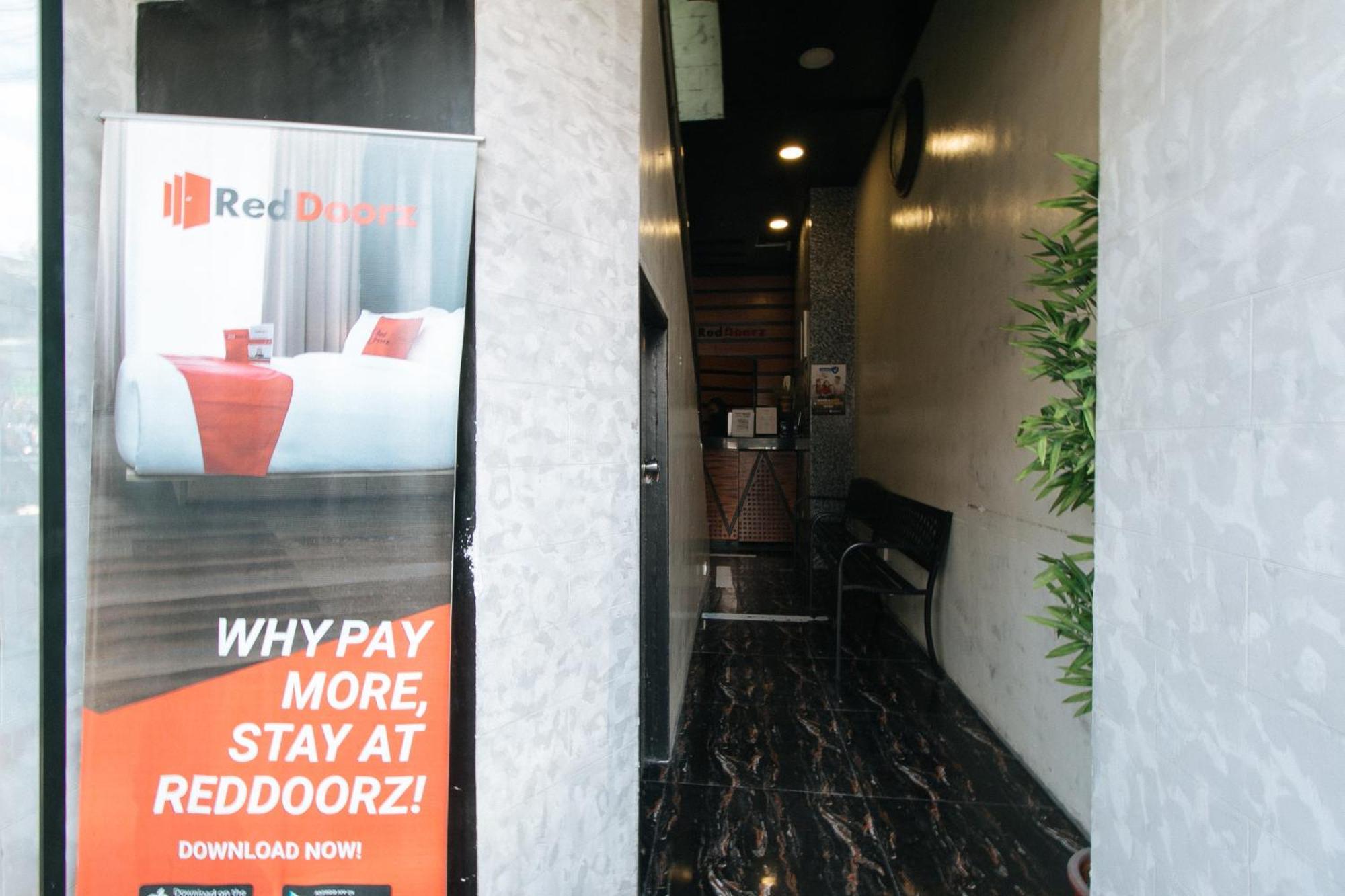RedDoorz near Quiapo Church Manila Exterior foto